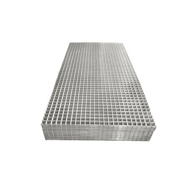 Revestimento galvanizado Cor prateada Suavidade e resistência ao desgaste Painel de grade de barra de aço soldado para edificação de parede de jardim